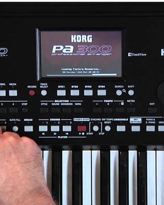 Korg Pa300 61-key Arranger Workstation + rregalo