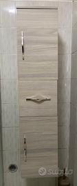 Mobiletto bagno sospeso