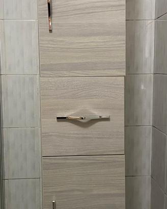 Mobiletto bagno sospeso