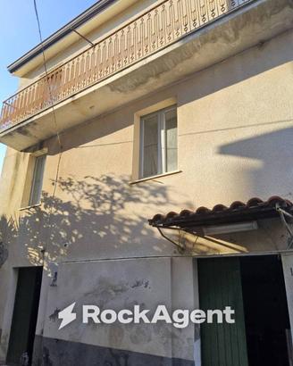 Casa indipendente di 100 m² con 3 locali a Gioiosa