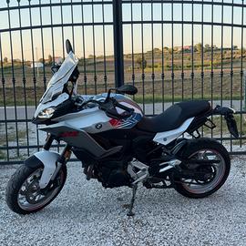Bmw F900XR completa di borse ed accessori