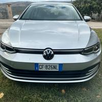 golf 8 NON TRATTABILE