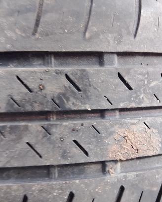 4 cerchi con gomme 