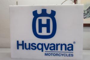INSEGNA UFFICIALE HUSQVARNA