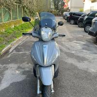 PIAGGIO Beverly 350 i.e. .