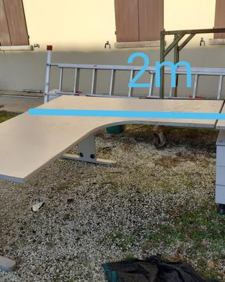 Scrivania angolare con cassettiera