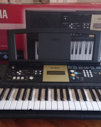 tastiera yamaha YPT-220
