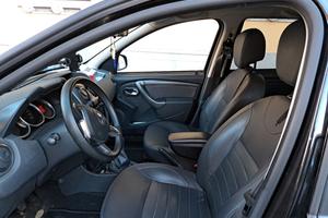 Dacia Duster back shadow nera