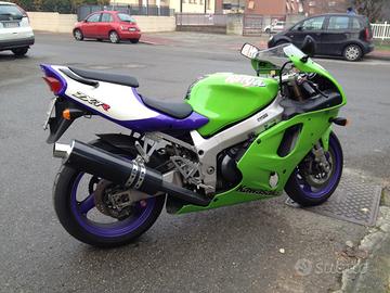 Kawasaki Ninja ZX-7 R anno 1998 iscritta ASI