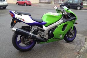 Kawasaki Ninja ZX-7 R anno 1998 iscritta ASI