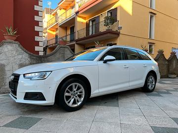 Audo A4 B9 35 2.0 TDI 150 cv - full optionl