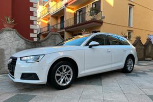 Audo A4 B9 35 2.0 TDI 150 cv - full optionl