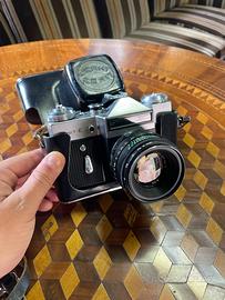 Macchina fotografica analogica Zenit-E, sovietica