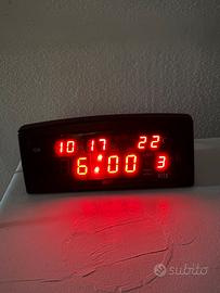 Orologio/sveglia digitale a led