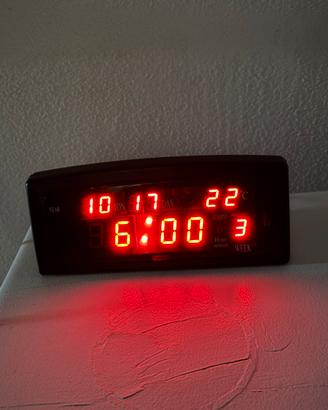 Orologio/sveglia digitale a led