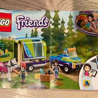 lego friends La scuderia 41361 +Il rimorchio 41371