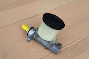 Pompa freni originale AISIN suzuki sj 413 jap