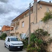 Villa singola tre piani con giargino