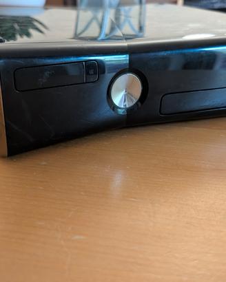 Xbox 360 Slim + Tutti i cavi (Senza controller)