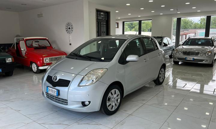 Toyota Yaris 1.0 5 porte Sol PER NEOPATENTATI