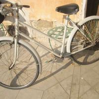 Bicicletta vintage bianca