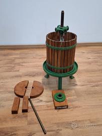 Torchio per VinoFrutta  in buono Stato