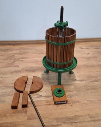 Torchio per VinoFrutta  in buono Stato