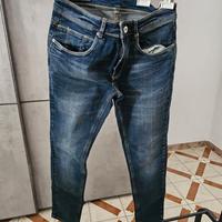 Jeans blu denim ( Piazza Italia 10€)