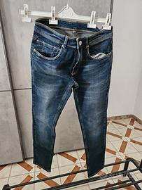 Jeans blu denim ( Piazza Italia 10€)
