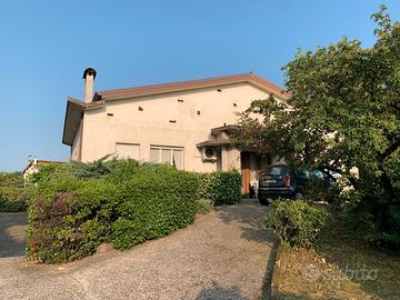 Villa indipendente con giardino a Pradamano