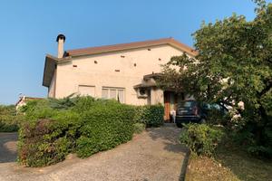 Villa indipendente con giardino a Pradamano