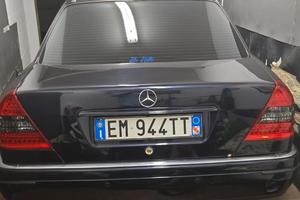 MERCEDES C200 DEL 1985