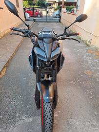 MOTO YAMAHA MT 125
