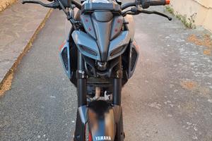 MOTO YAMAHA MT 125