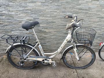 bicicletta a pedalata assistita atala e-scape 36V