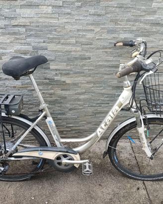 bicicletta a pedalata assistita atala e-scape 36V