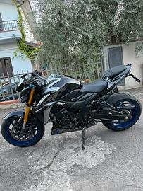 Suzuki gsxs 750