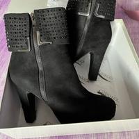 Stivaletto borchie con tacco nr.39 suede black