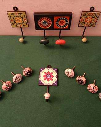 APPENDIABITI E POMELLI DECORATIVI IN CERAMICA
