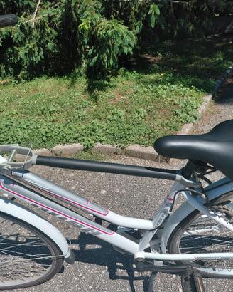 Adattatore compatibile per biciclette 