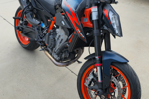 KTM 890 Duke R 2023