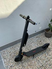 Monopattino elettrico Segway F25
