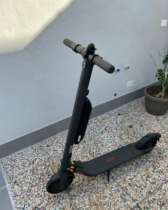 Monopattino elettrico Segway F25