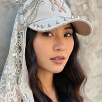 Ivoria Cap Custom NY Beige con Catene & Velo Pizzo