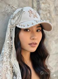 Ivoria Cap Custom NY Beige con Catene & Velo Pizzo