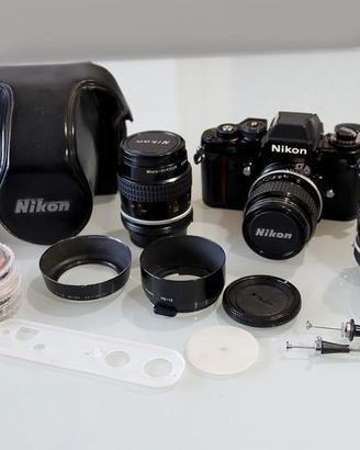 Nikon F3 hp del 1976 con ottiche e accessori