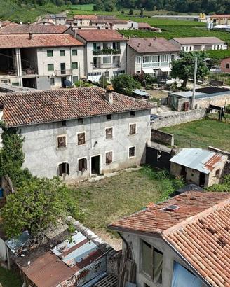 CASA SEMINDIPENDENTE A TREGNAGO