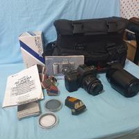 Yashica 230-AF con due obiettivi e borsa
