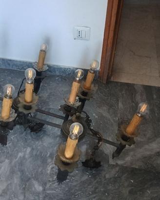 coppia di lampadari in metallo