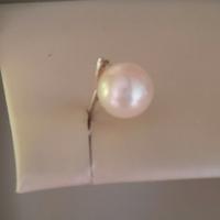 Orecchini a lobo in Oro Bianco 18k e Perle Natural